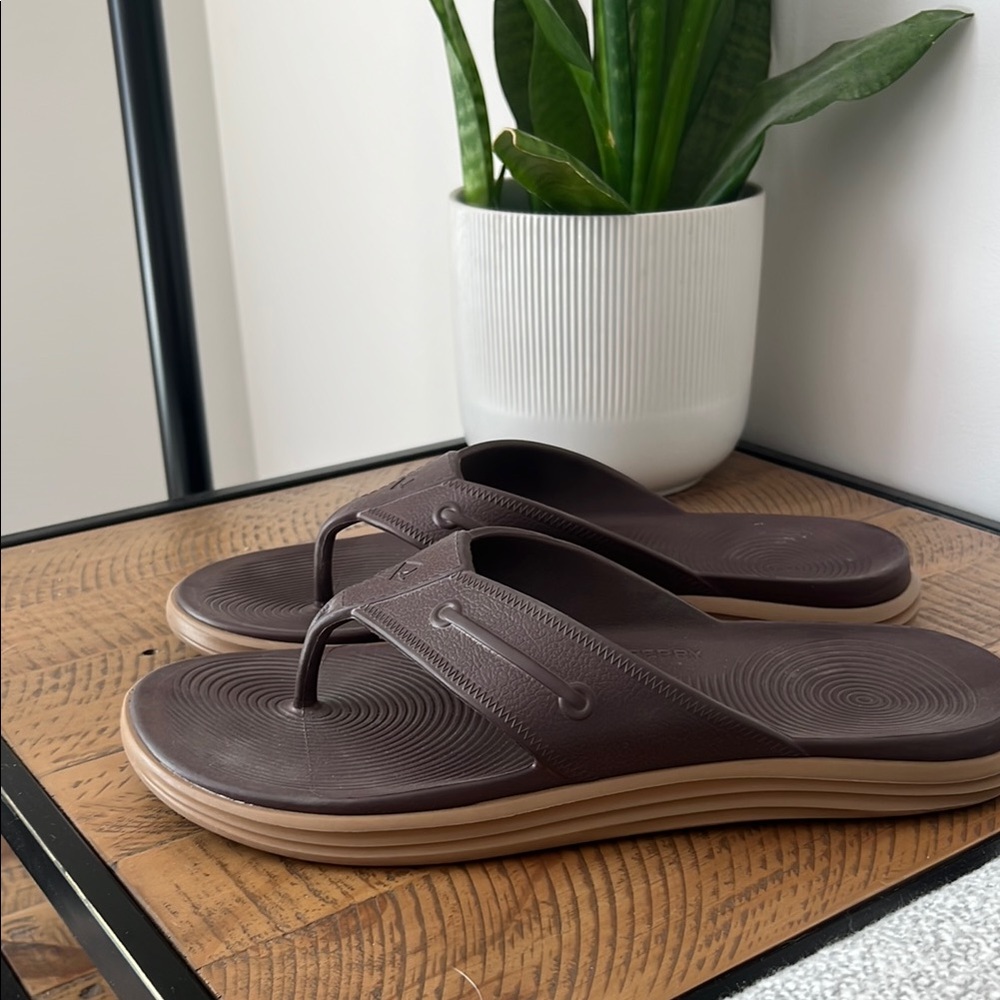 Men's Sperry Brown Flip Flops - Size 13